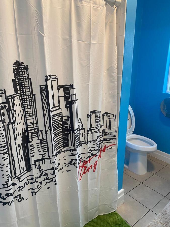 Private Angeles - Free Wifi, Ac, Tv, Private Fridge, Kitchen, Near Usc - Exposition Park - Usc Memorial Coliseum - Banc Of California Bmo Stadium - Downtown Angeles Dtla - Of Southern California Usc!! Habitación en casa particular Los Ángeles