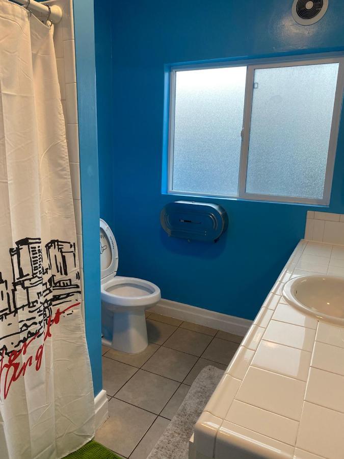 Private Angeles - Free Wifi, Ac, Tv, Private Fridge, Kitchen, Near Usc - Exposition Park - Usc Memorial Coliseum - Banc Of California Bmo Stadium - Downtown Angeles Dtla - Of Southern California Usc!! Habitación en casa particular