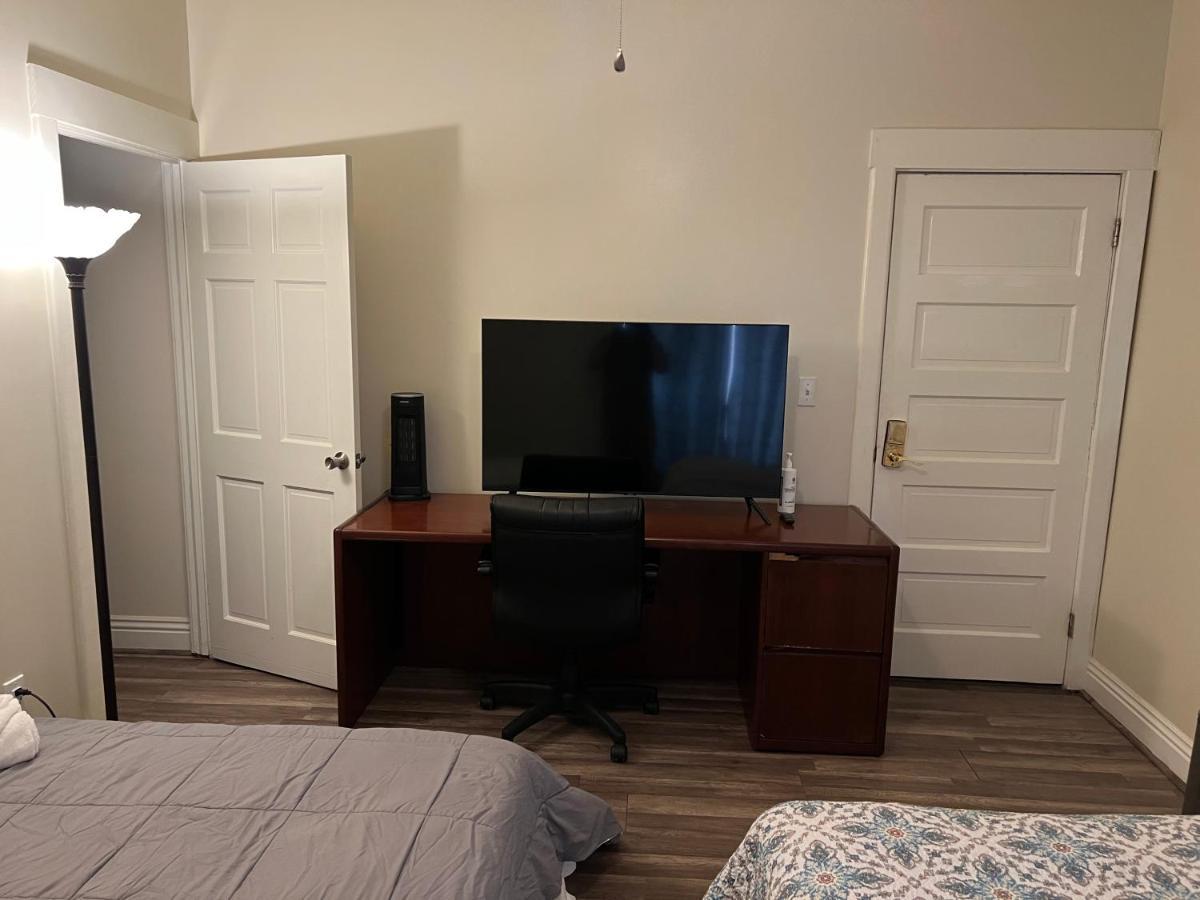 Private Angeles - Free Wifi, Ac, Tv, Private Fridge, Kitchen, Near Usc - Exposition Park - Usc Memorial Coliseum - Banc Of California Bmo Stadium - Downtown Angeles Dtla - Of Southern California Usc!! Habitación en casa particular Los Ángeles